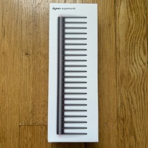 Dyson Detangling Comb for use with Supersonic Hairdryer